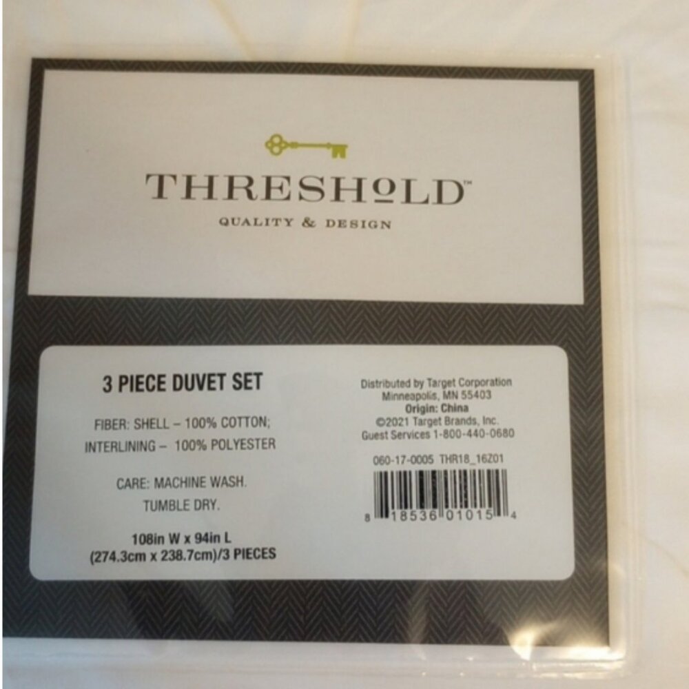 Cotton King Pinched Pleat White Duvet Cover Set - Picture 3 of 5